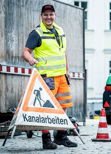 Kanalreinigung und Rohrreinigung Straßkirchen - Verkehrssicherung